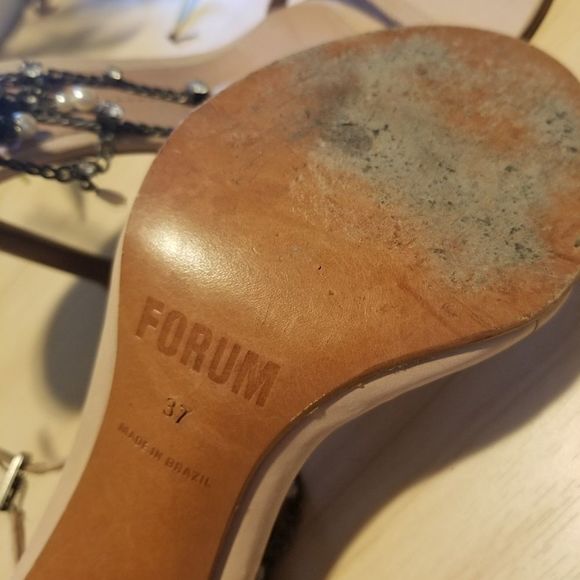 Gorgeous Forum Sandals - Picture 6 of 7